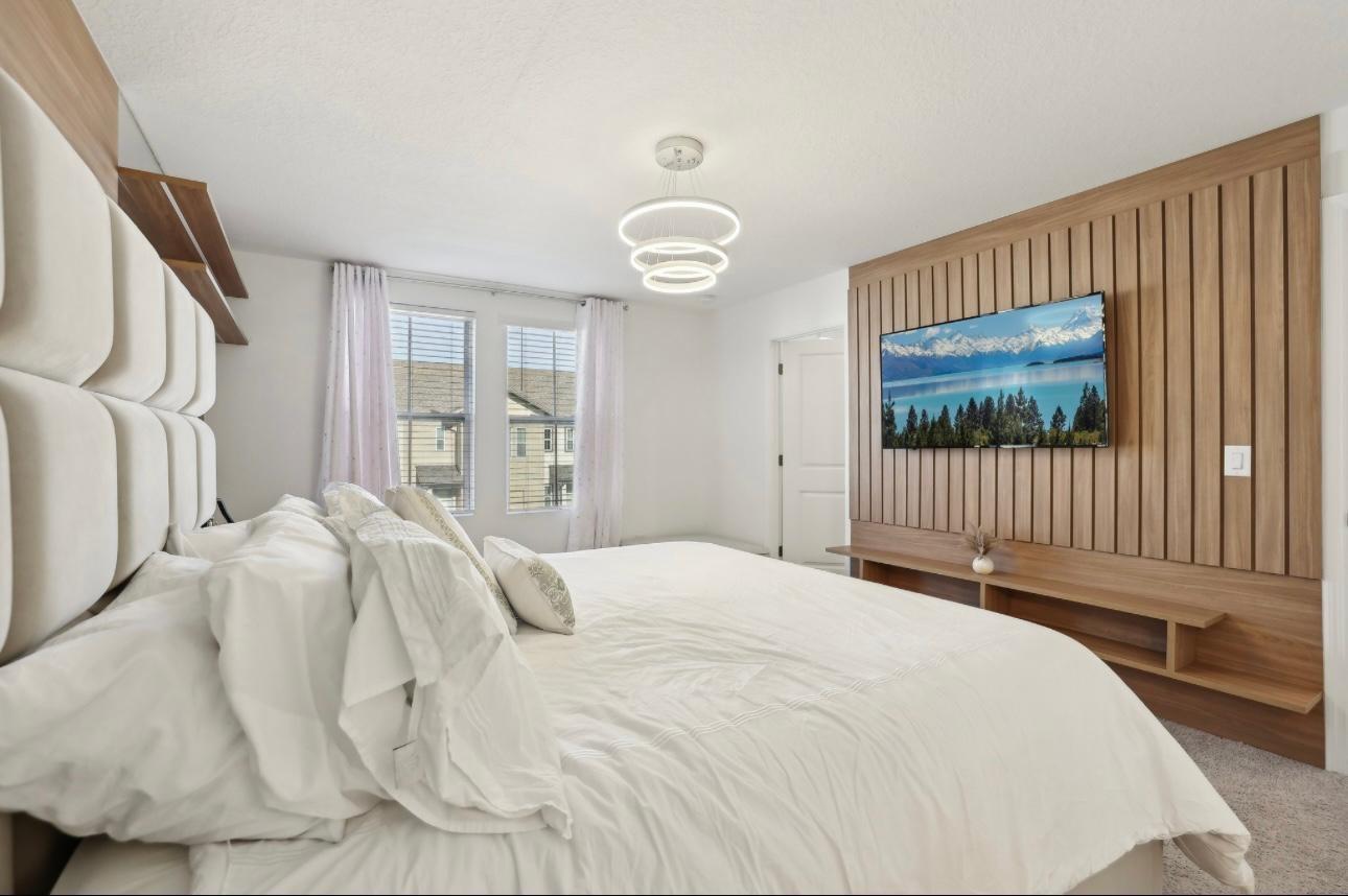 Westside Lake - Residential Lease