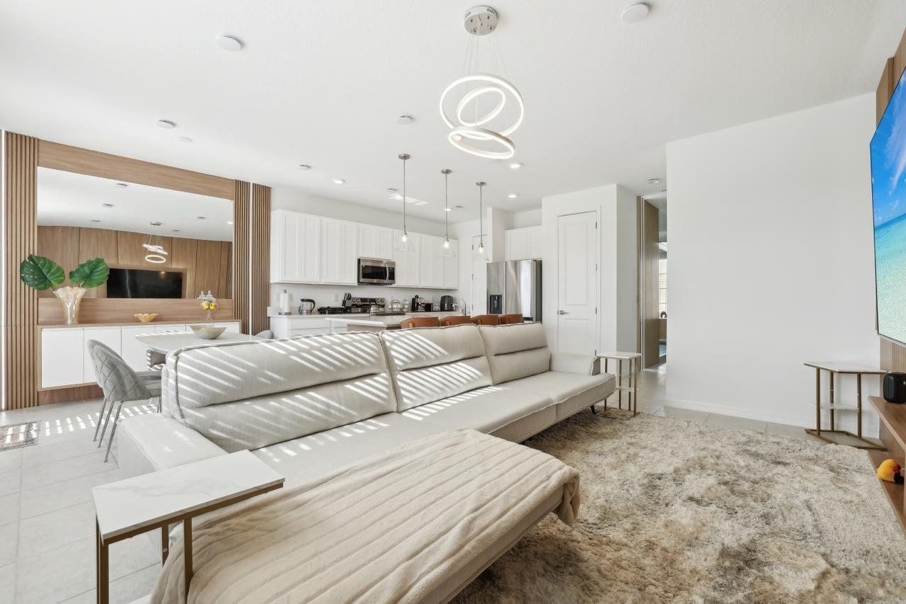 Westside Lake - Residential Lease