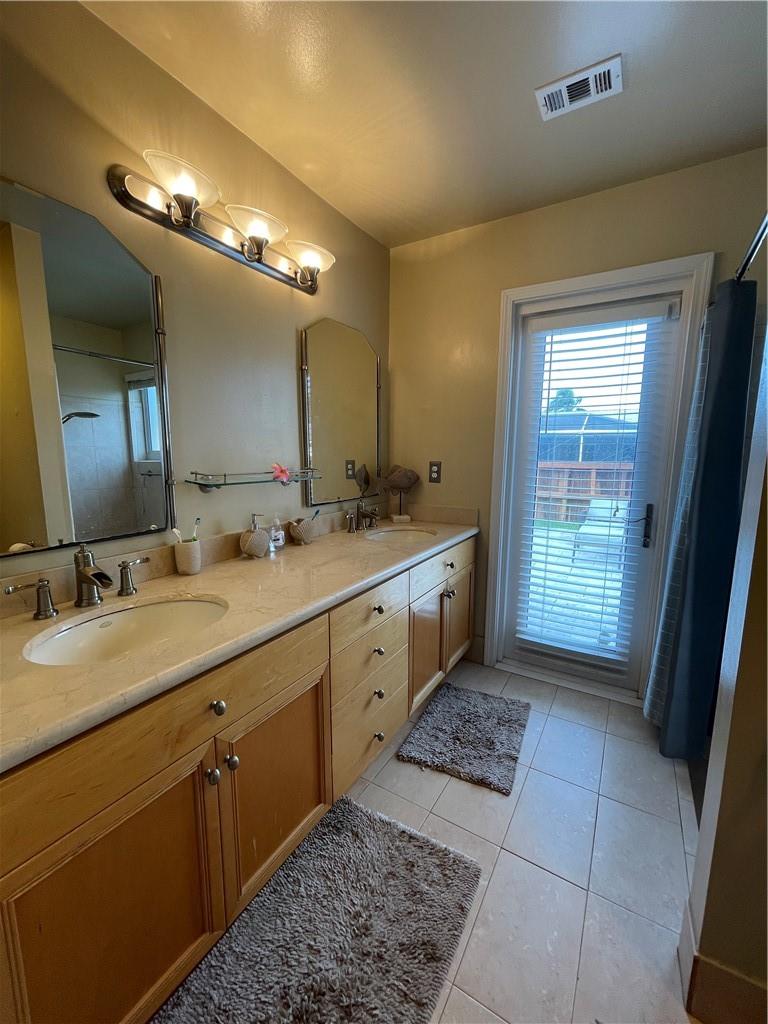 Rolling Hills Lake Estate - Residential