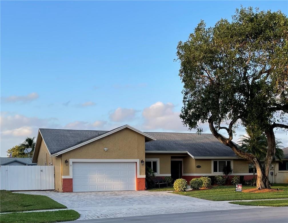 Rolling Hills Lake Estate - Residential