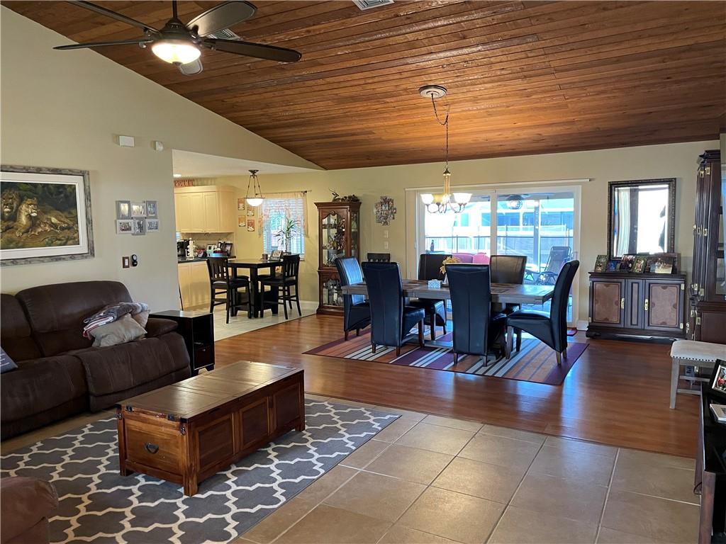 Rolling Hills Lake Estate - Residential