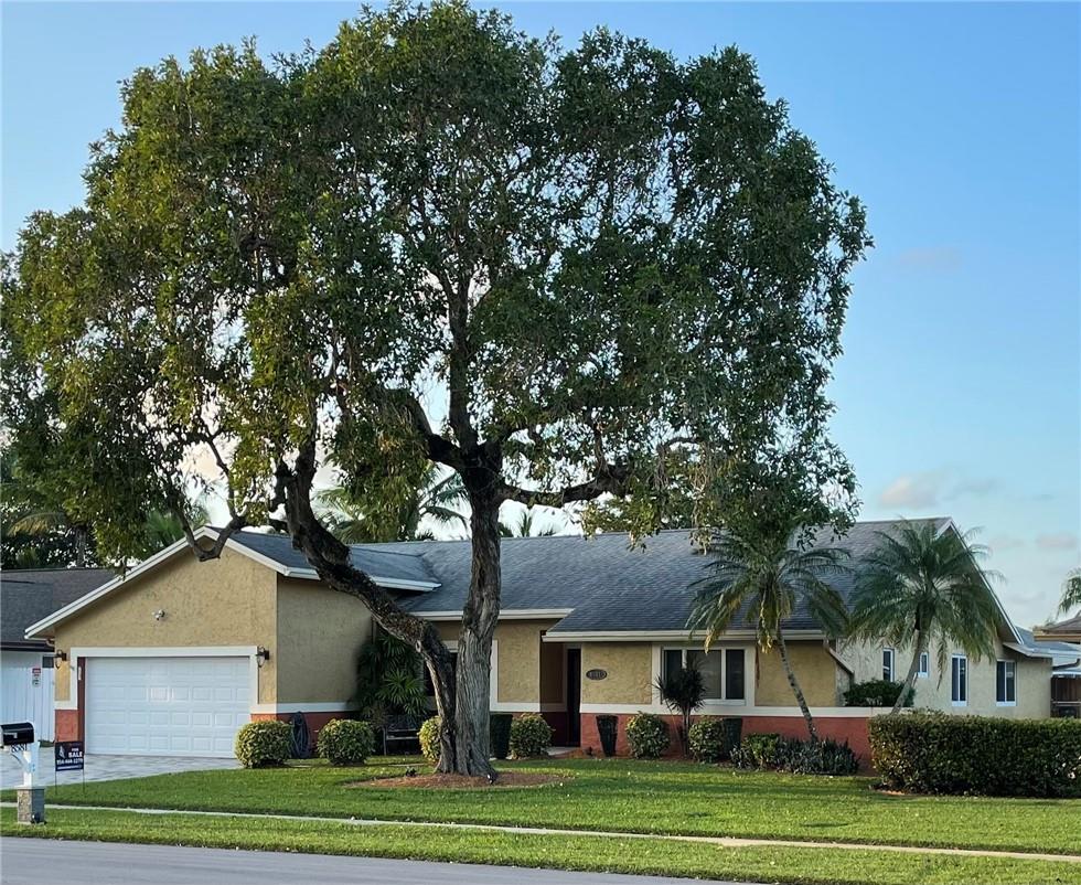 Rarely available Rolling Hills Estate Community. 3/2/2 second owners have taken great care of home and ready for new family. Home as been updated and well maintained, must see.