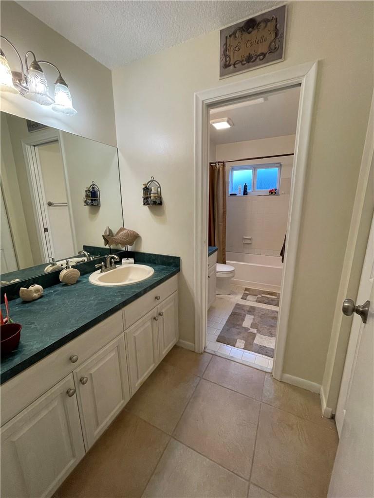 Rolling Hills Lake Estate - Residential