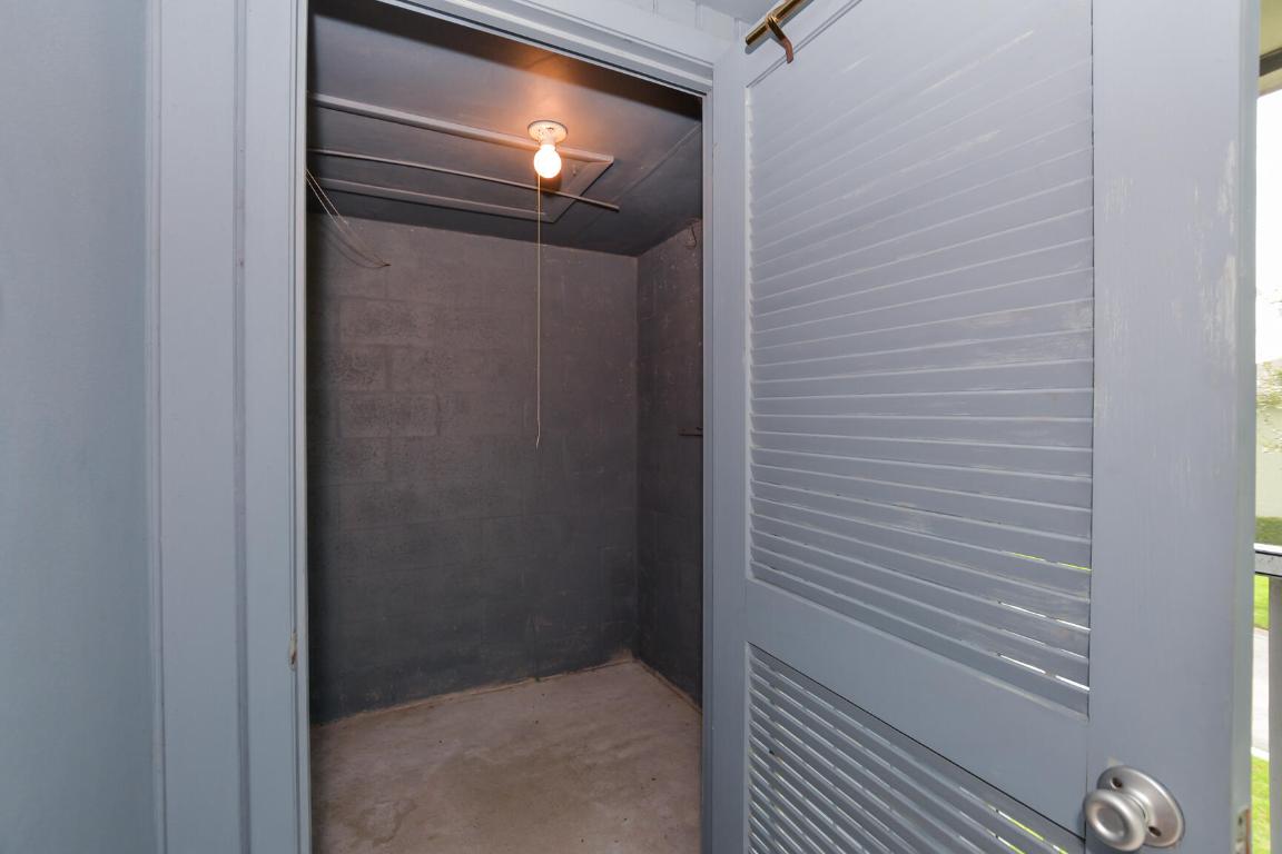 VISTA ST LUCIE BUILDINGS 9 THRU 20 - Residential Lease