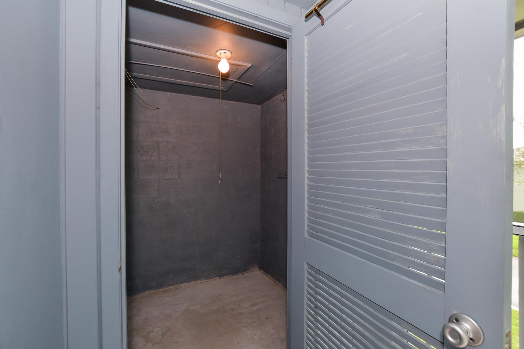 VISTA ST LUCIE BUILDINGS - Residential Lease