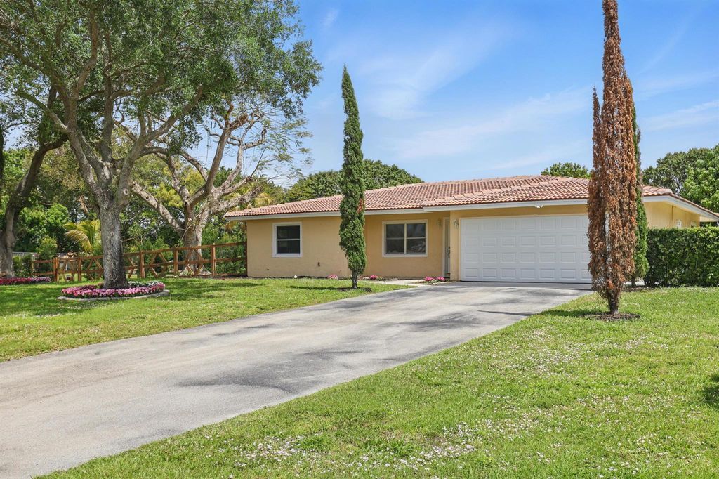 Photo of 9400 Listow Ter, Boynton Beach, FL 33472 (MLS # R11080100)