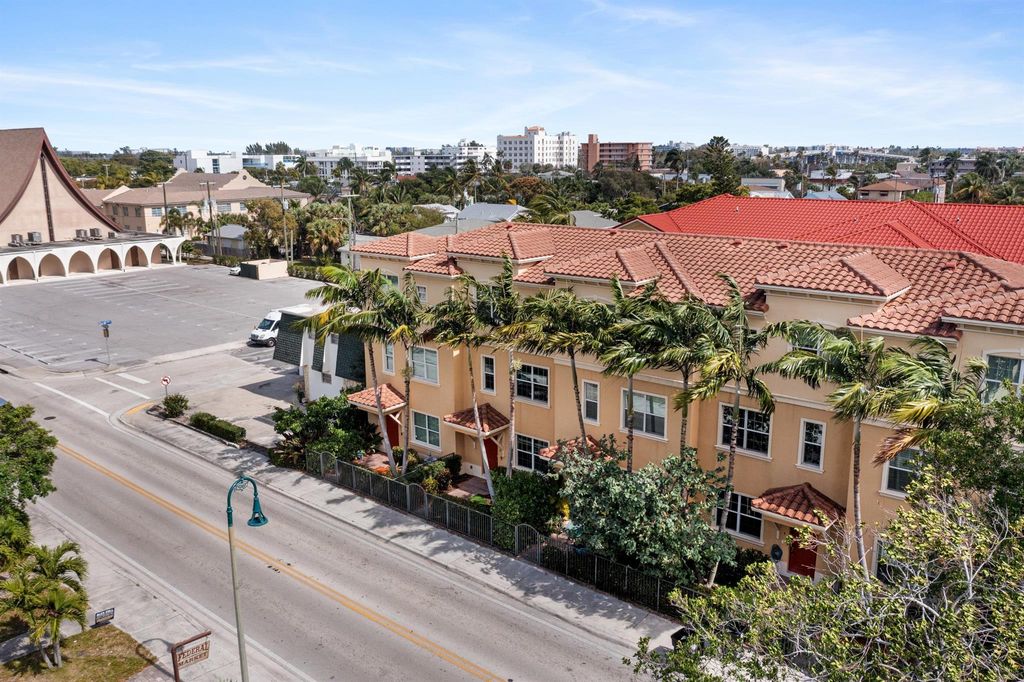 Photo of 220 S Federal Highway #1, Lake Worth Beach, FL 33460 (MLS # R11038234)