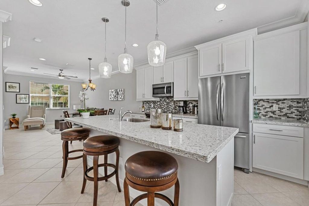 Photo of 220 S Federal Highway #1, Lake Worth Beach, FL 33460 (MLS # R11038234)