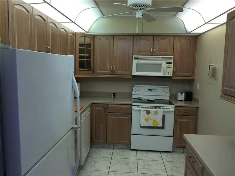 SILVER THATCH - Residential Lease