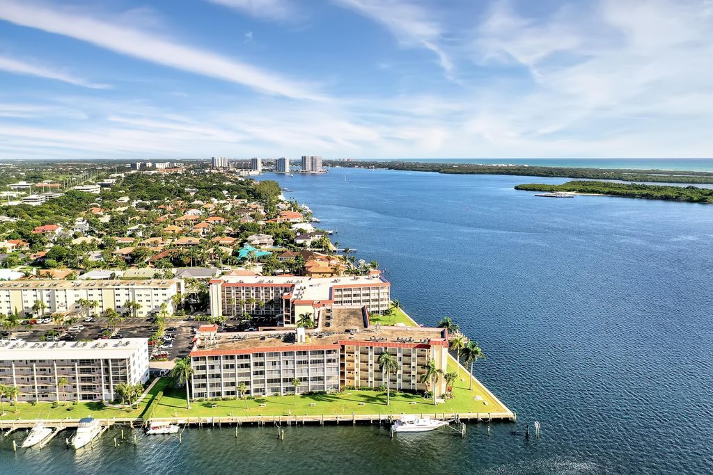 Photo of 100 Paradise Harbour Boulevard #408, North Palm Beach, FL 33408 (MLS # R10832417)