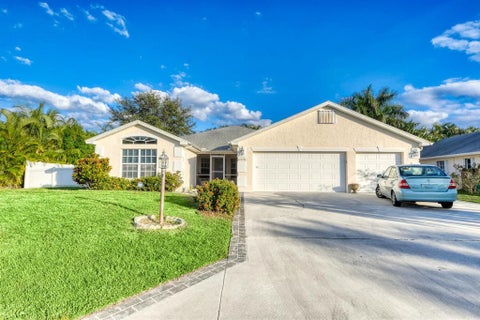 Featured picture for the property R10767160