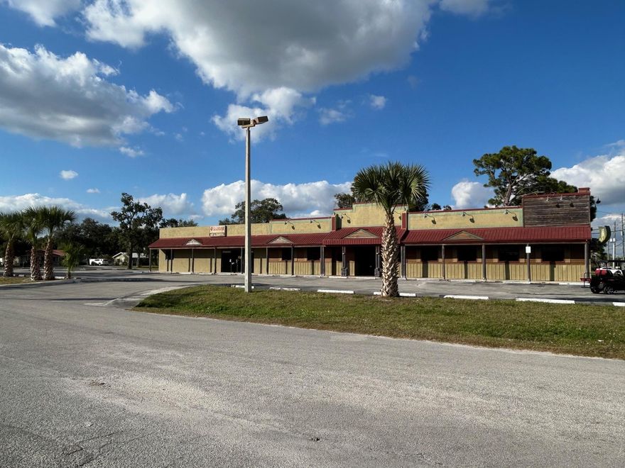 Excellent opportunity for a corner commercial lot and buliding.  1.032 acres of land and plenty of parking.  Entrance on SW 14th and and entrance on SW 2nd Ave.  6900 sq ft building under air.  Formerly a restaruant Great visibility on Parrott Ave.