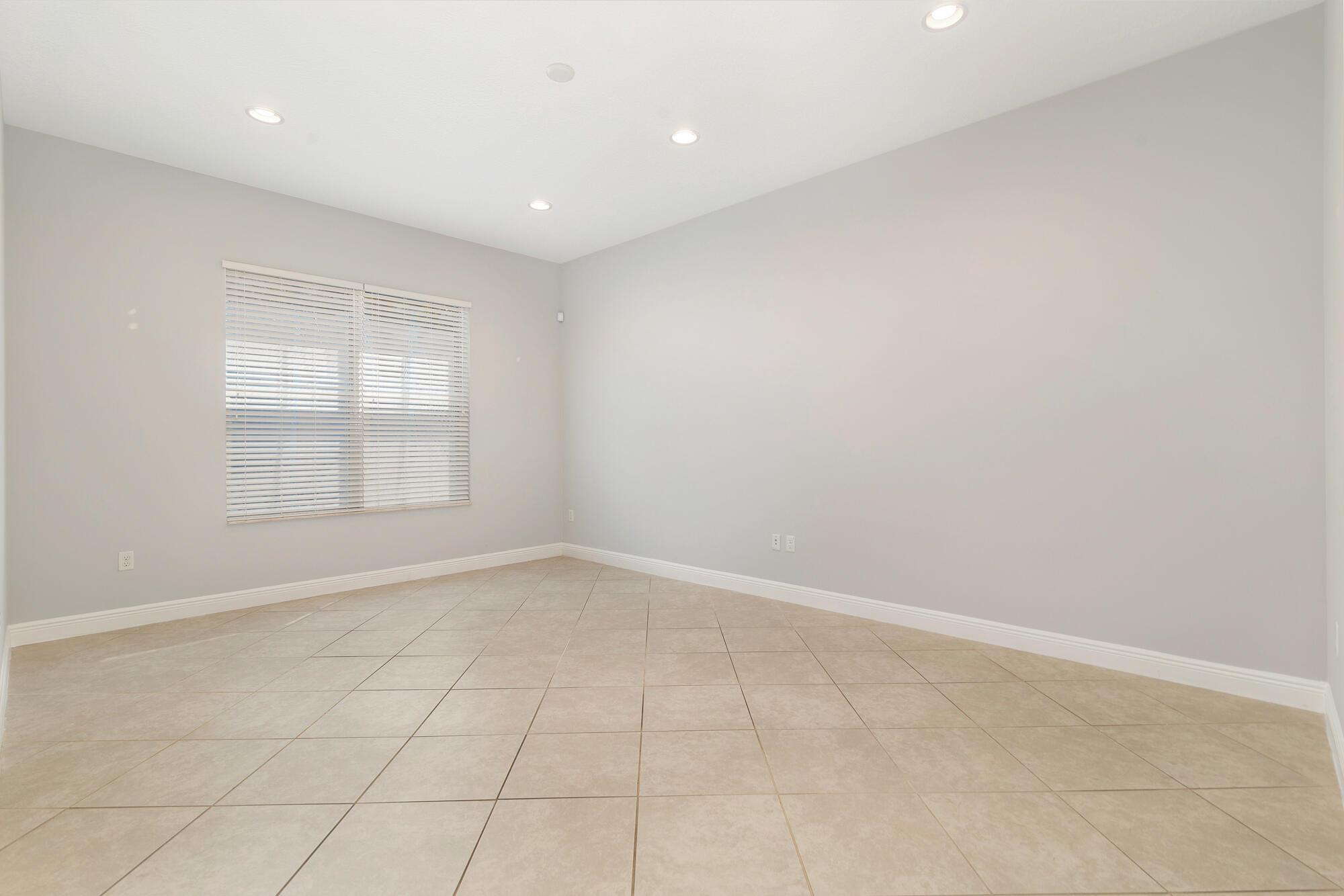 3672 Vintage Way