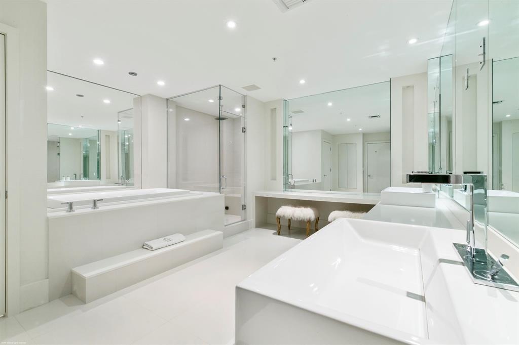 DOLCE VITA CONDO - Residential