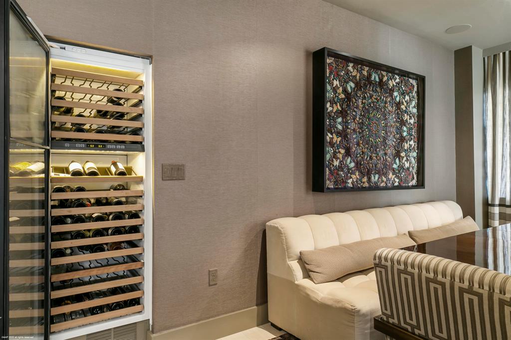 DOLCE VITA CONDO - Residential