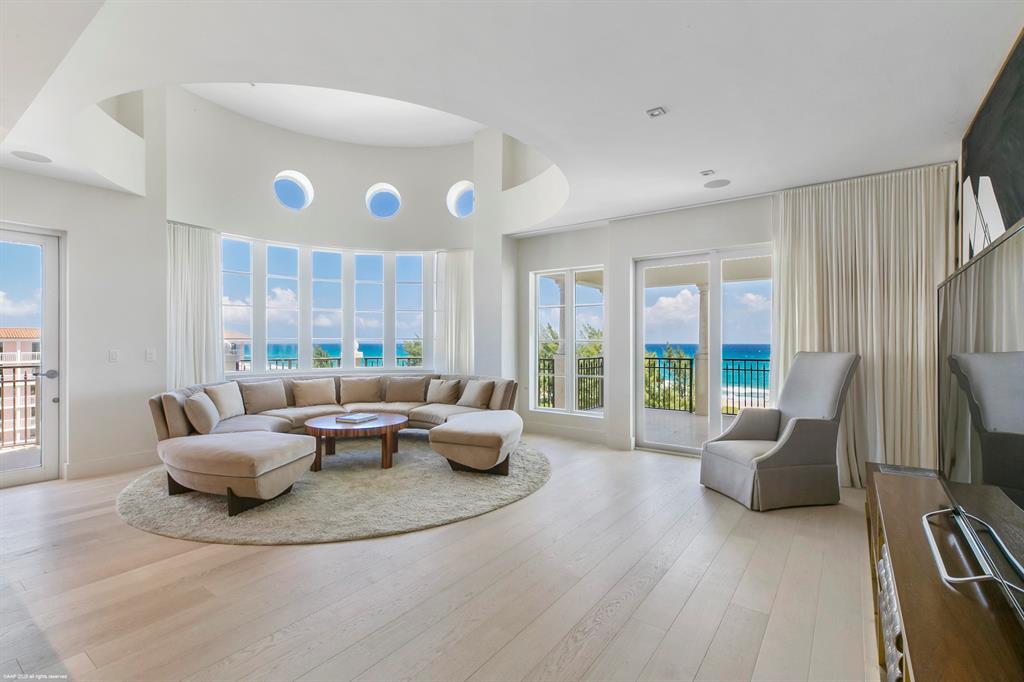 DOLCE VITA CONDO - Residential