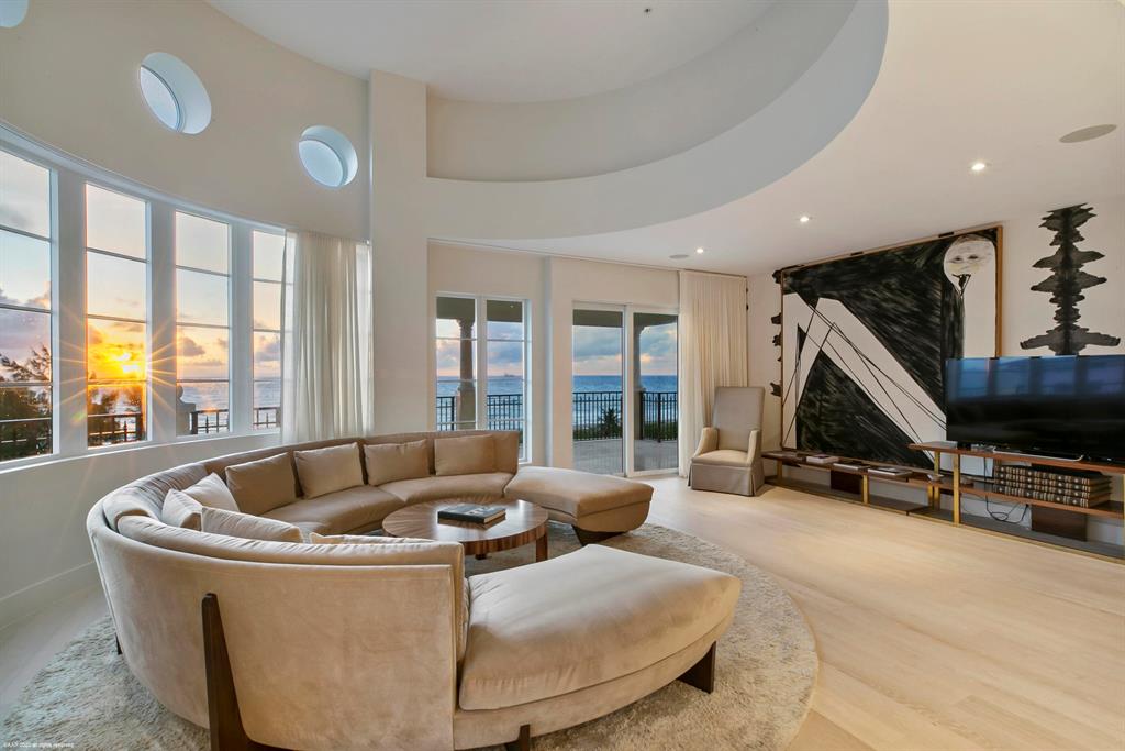 DOLCE VITA CONDO - Residential