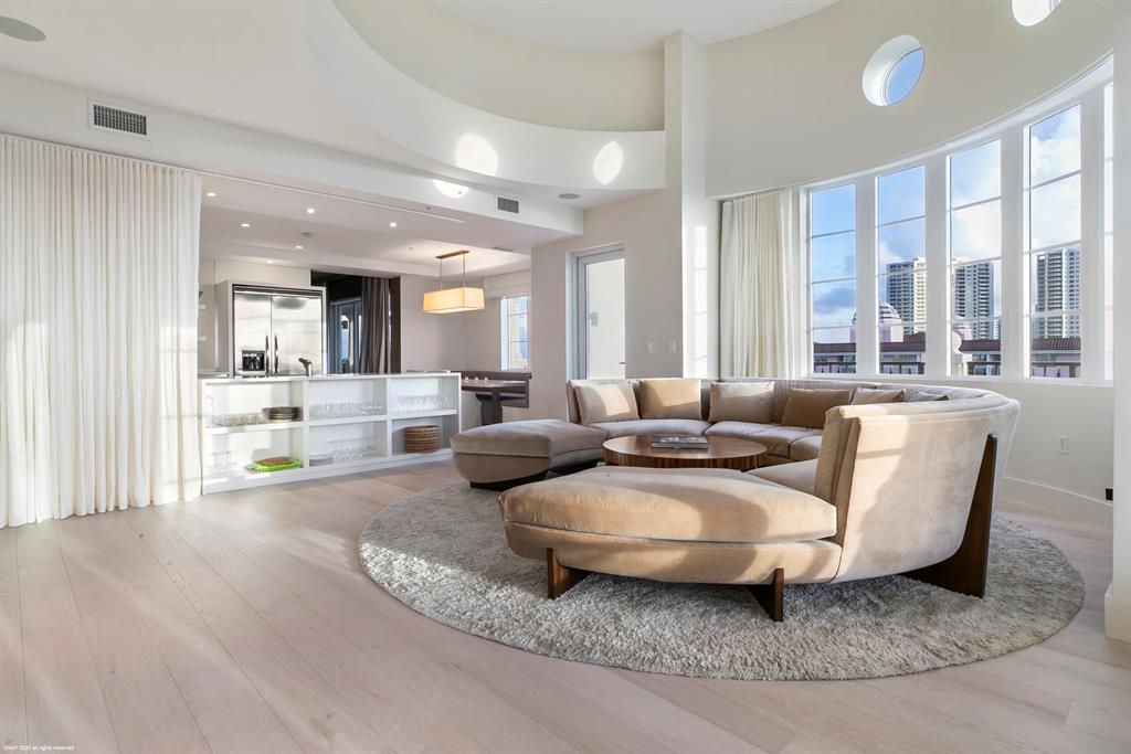 DOLCE VITA CONDO - Residential