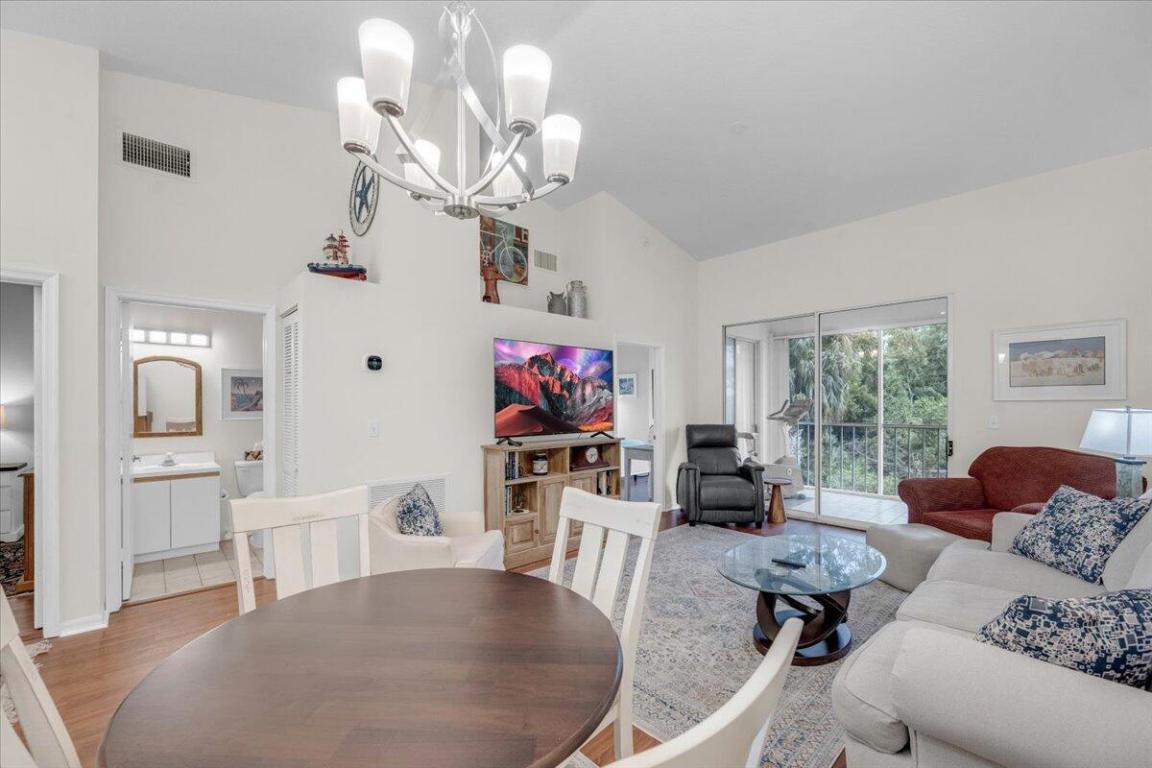 THE LITTLE CLUB CONDO - Residential