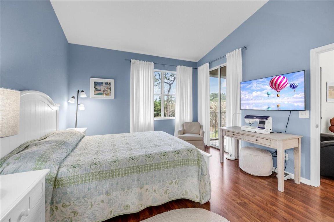 THE LITTLE CLUB CONDO - Residential