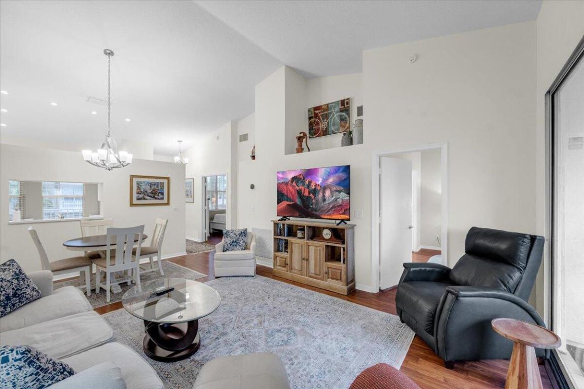 THE LITTLE CLUB CONDO - Residential