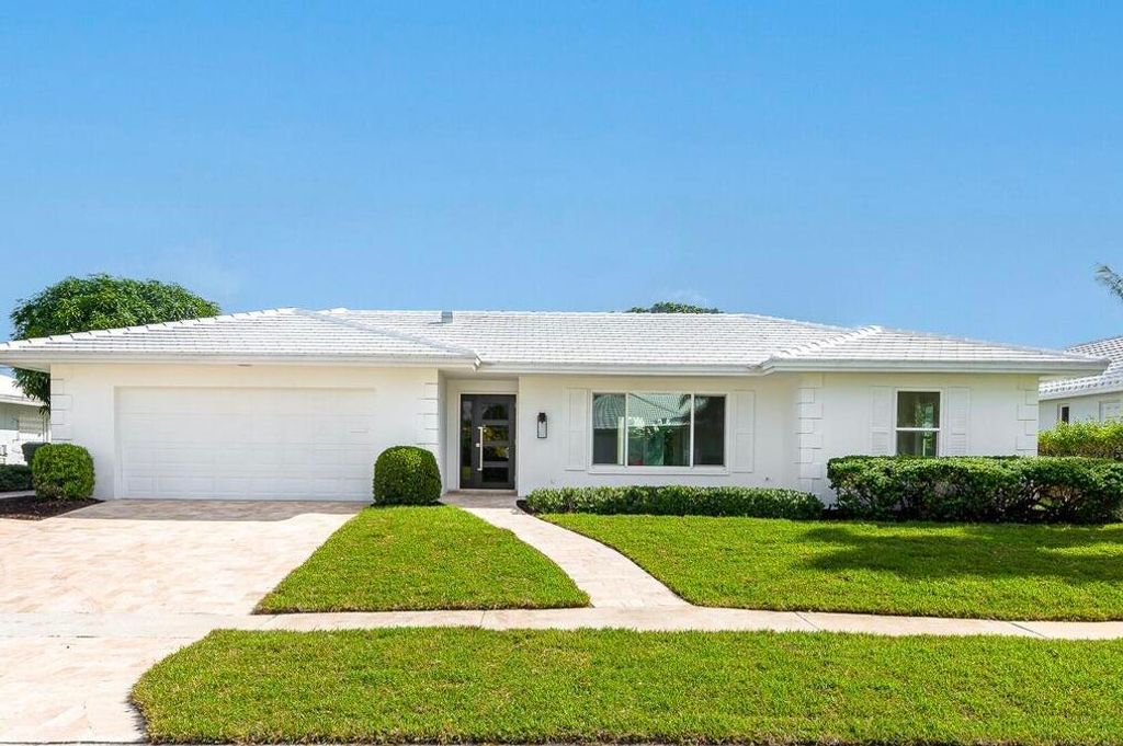 Photo of 994 Walnut Terrace, Boca Raton, FL 33486 (MLS # R11020785)