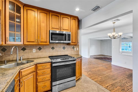 Tiny photo for 1760 NE 40th Court, Oakland Park, FL 33334 (MLS # F10551167)