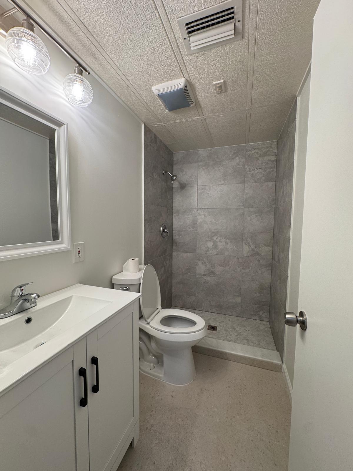 1495 Michelle Drive N 68, West Palm Beach, FL, 33409/$125,000 3 1495 Michelle Drive N 68
