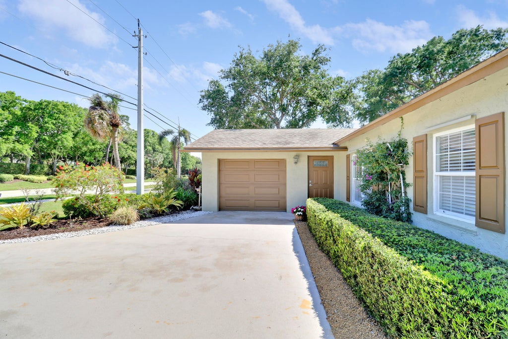 Photo of 14341 Palmwood Road, Palm Beach Gardens, FL 33410 (MLS # R11074042)