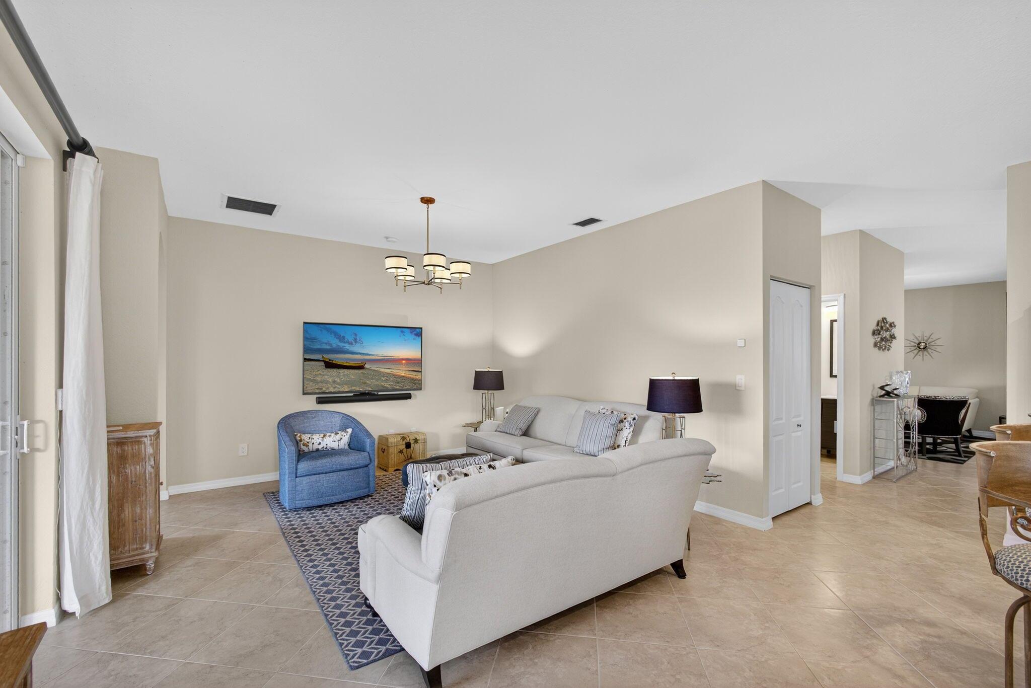 Rialto - Loxahatchee Rese - Residential