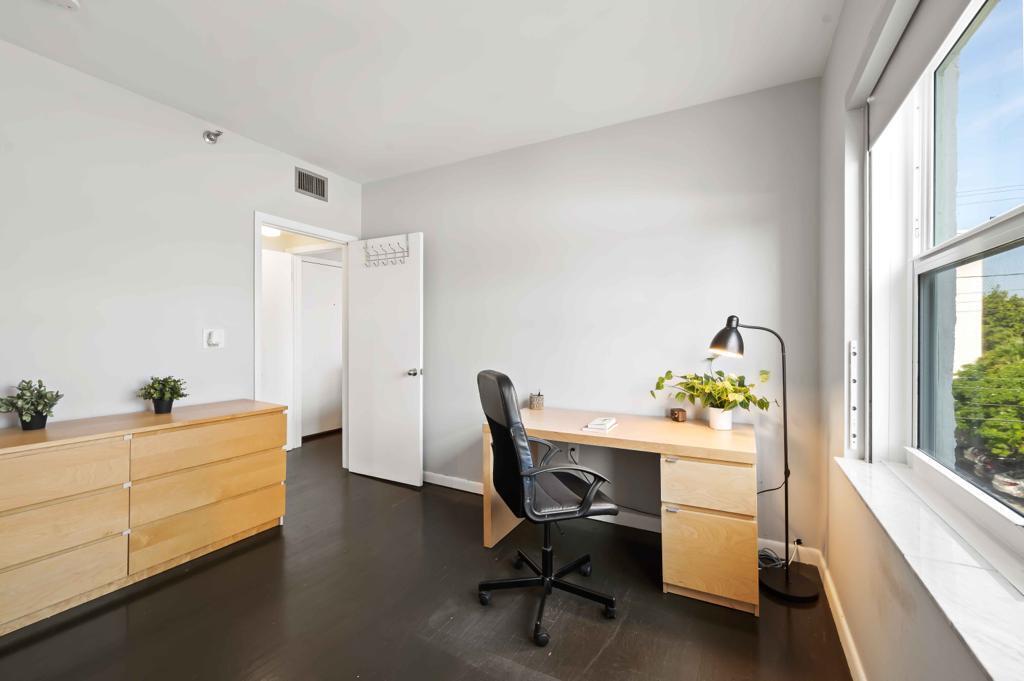 THE LEXINGTON EUCLID COND - Residential Lease