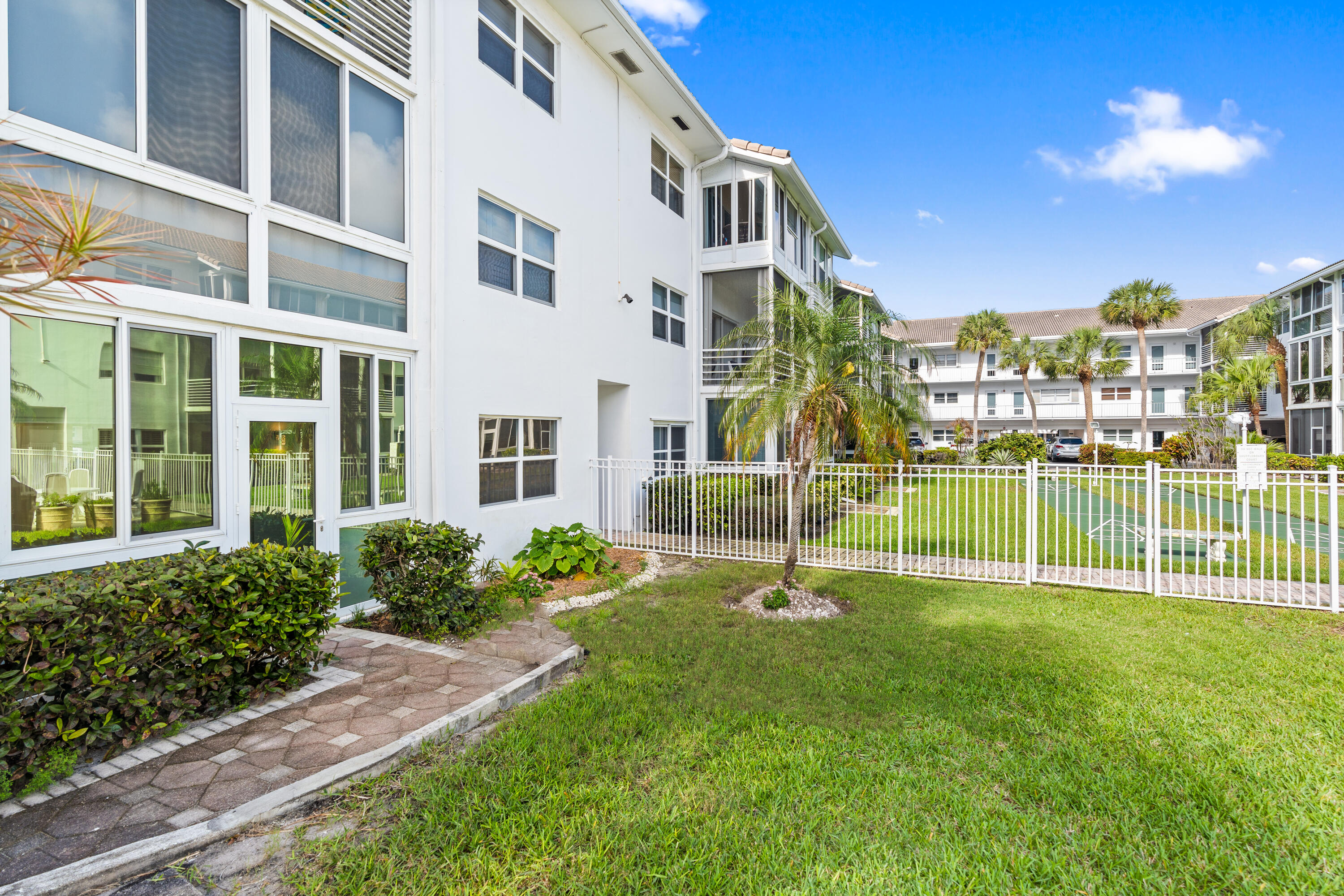 NORTH LEISURE GARDENS CONDO - Residential