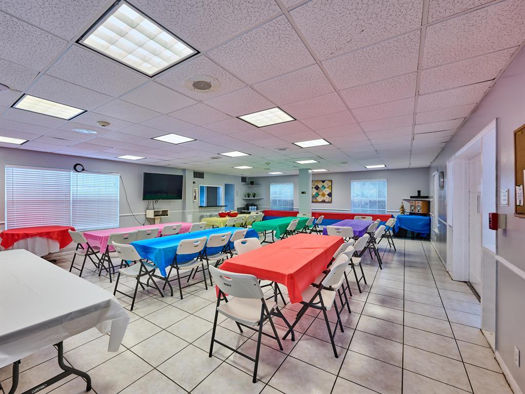 NORTH LEISURE GARDENS CONDO - Residential