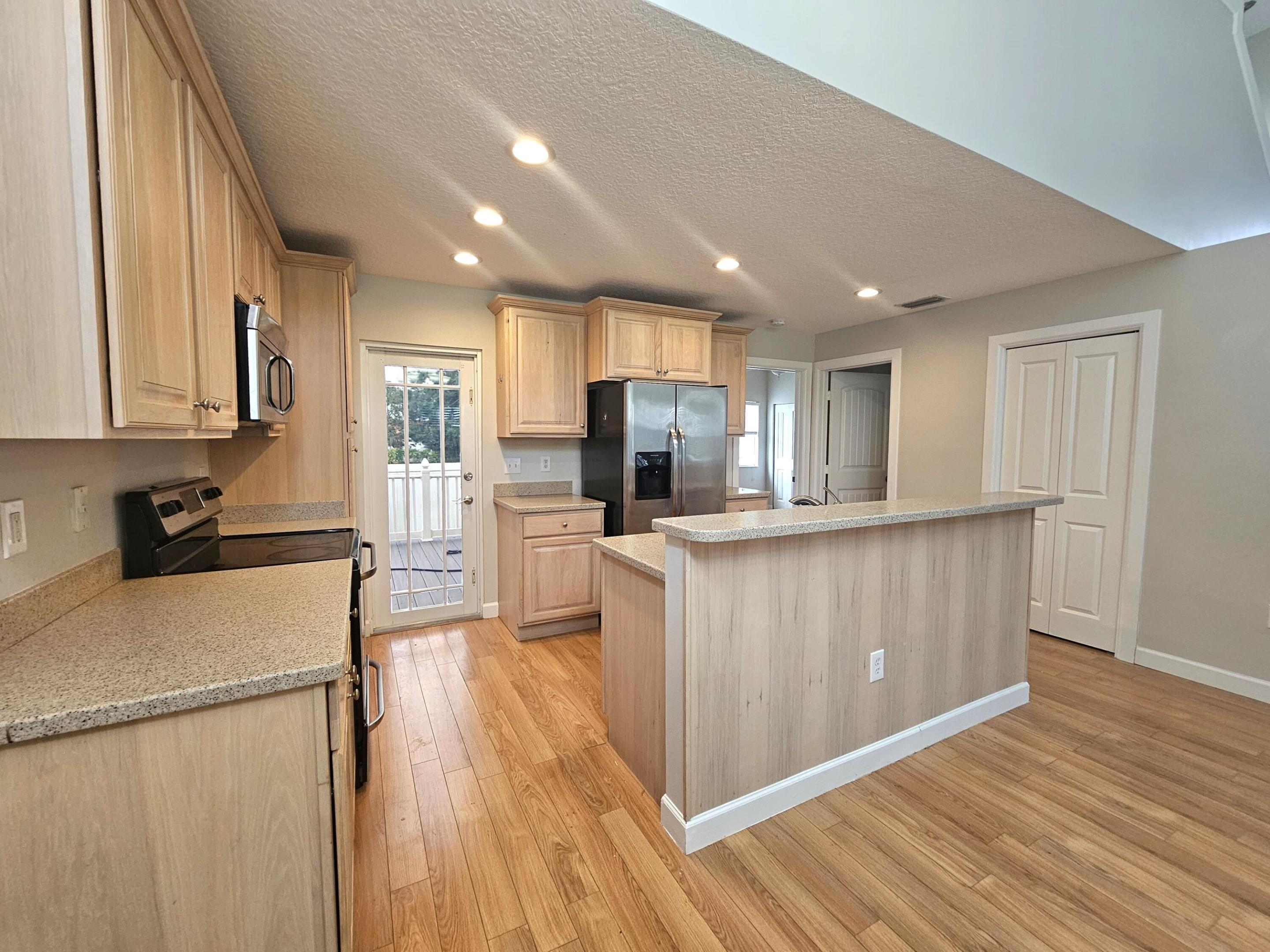 COTTAGES AT THE LAKE - Residential