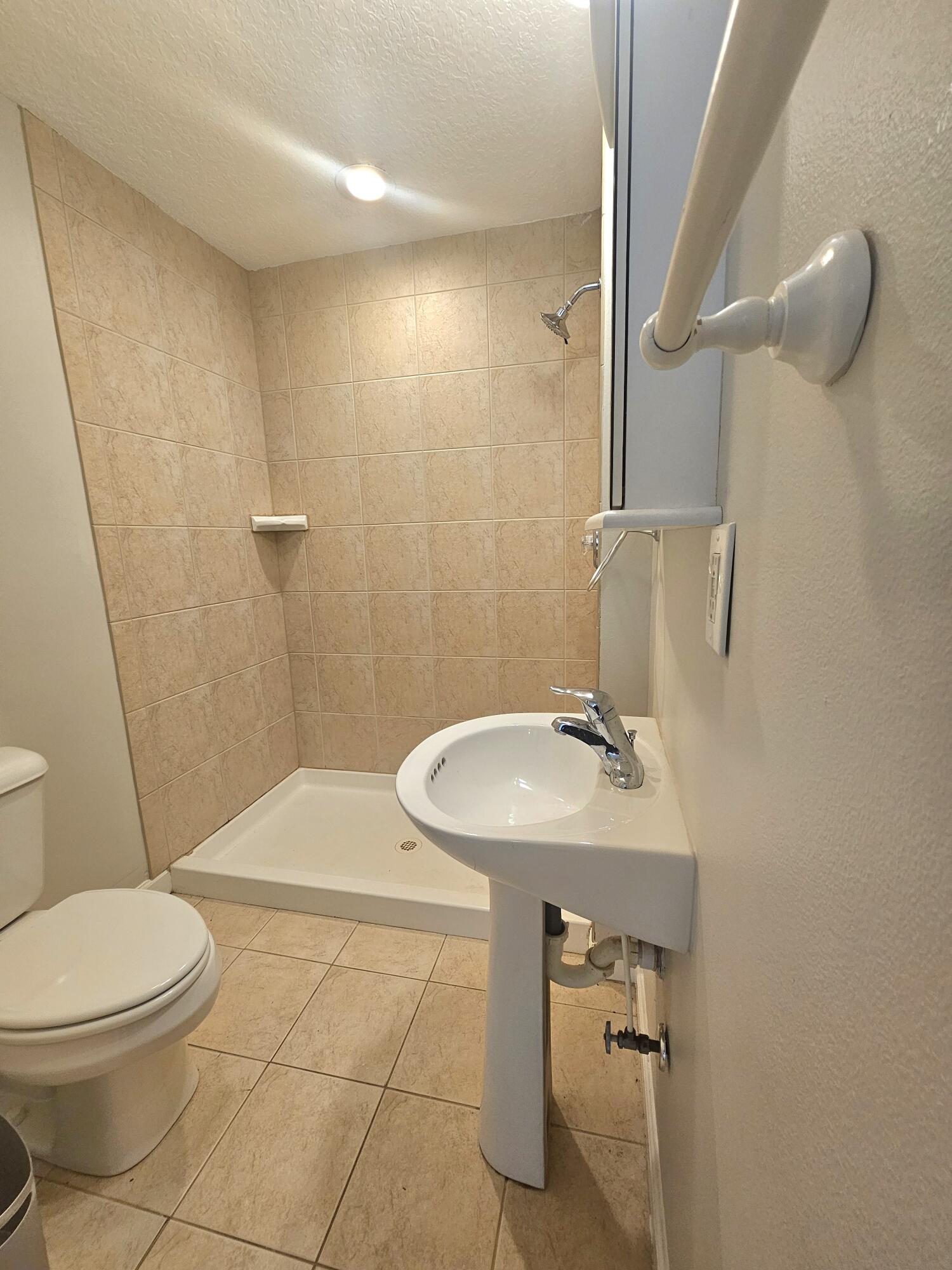 COTTAGES AT THE LAKE - Residential