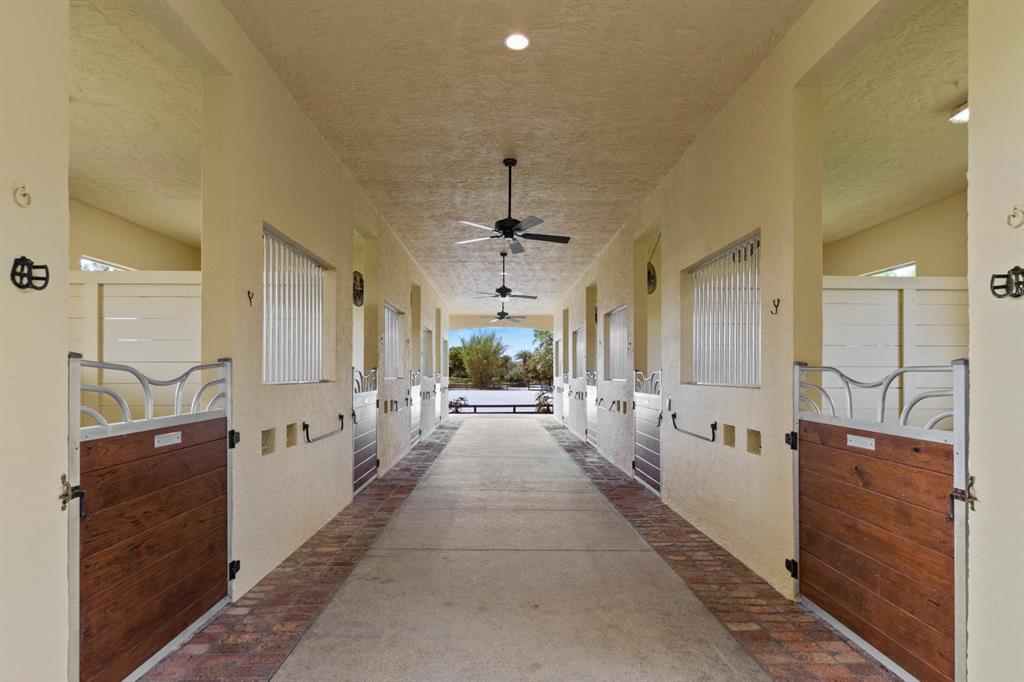 PALM BEACH POINT - Residential