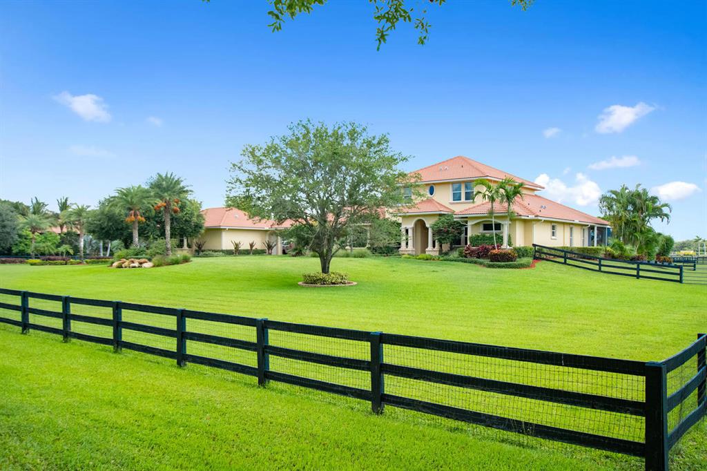 PALM BEACH POINT - Residential