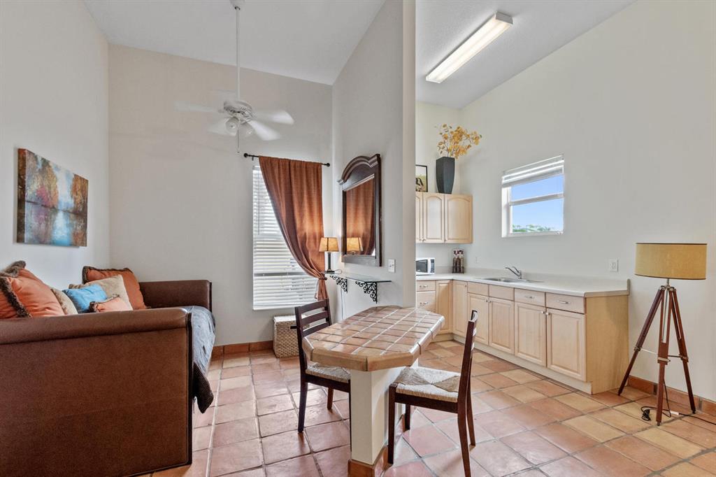 PALM BEACH POINT - Residential