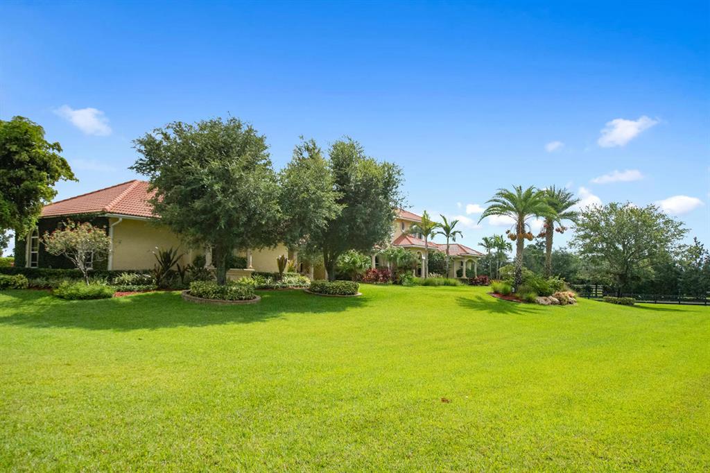 PALM BEACH POINT - Residential