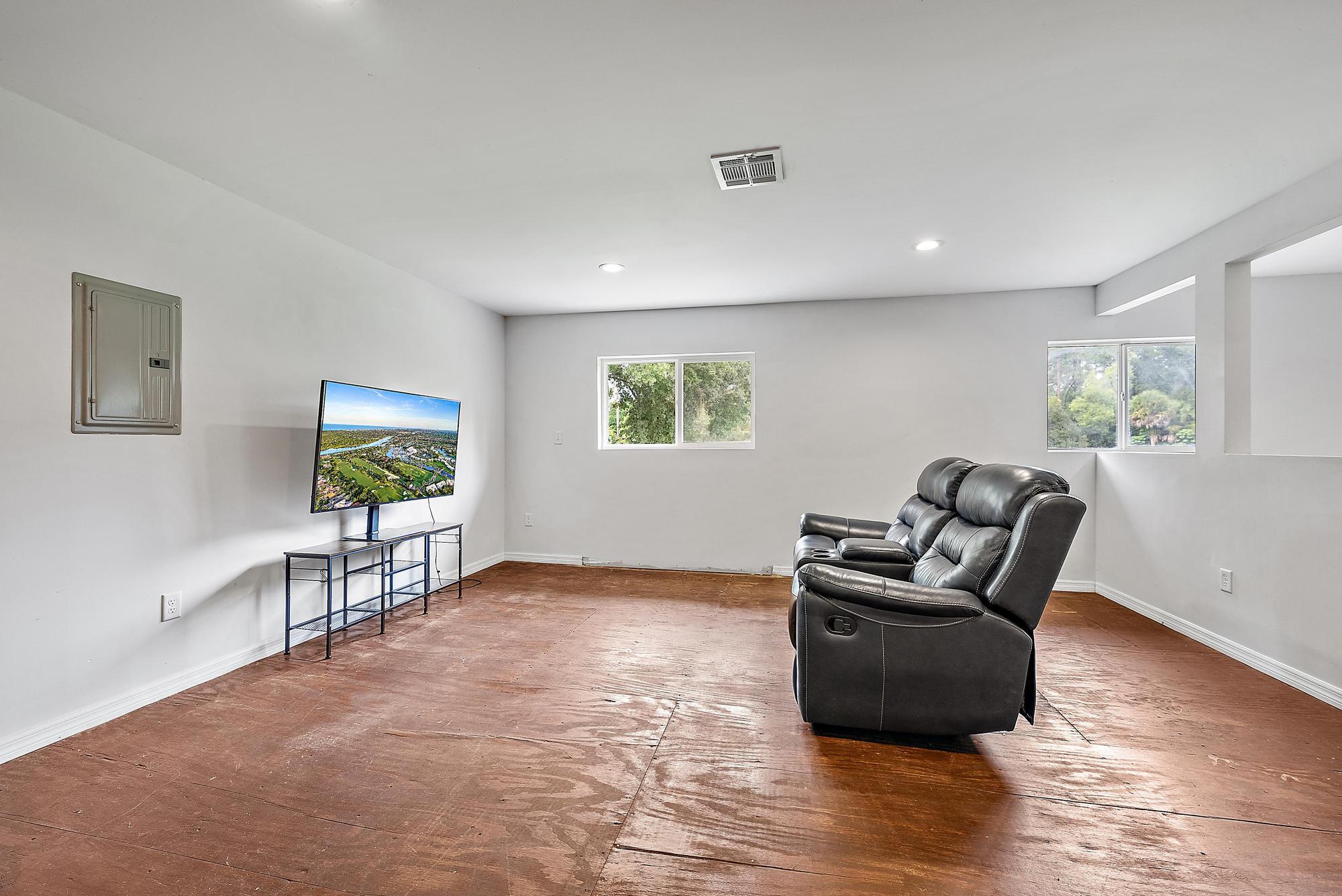 LOXAHATCHEE GROVES - Land