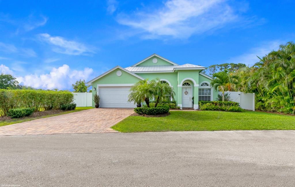 Photo of 16 SW Cabana Point Circle, Stuart, FL 34994 (MLS # R10719252)
