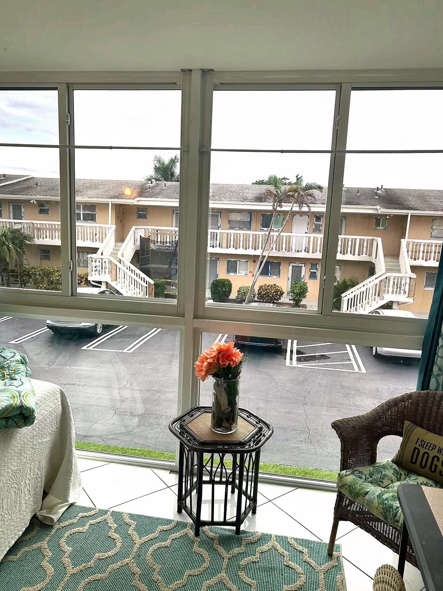 2131 NE 1st Court NE 204