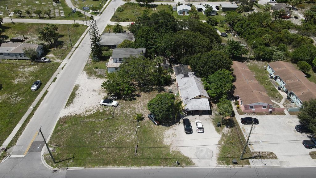 Photo of 916 Avenue H, Fort Pierce, FL 34950 (MLS # F10394174)
