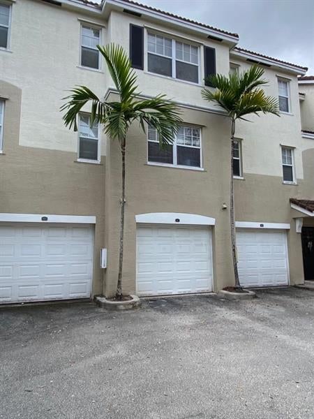 Tiny photo for 6020 W Sample Road #105, Coral Springs, FL 33063 (MLS # B26040580)