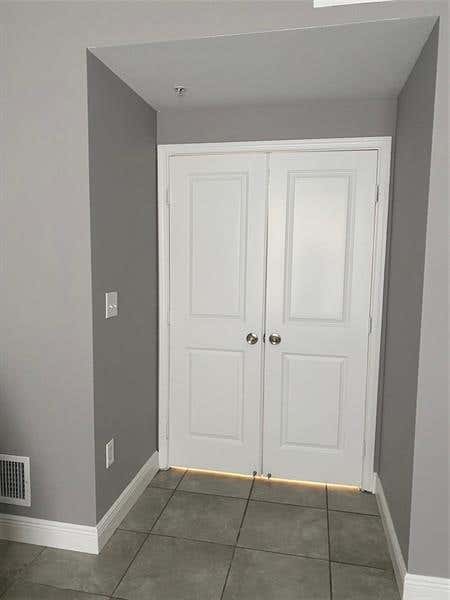 Tiny photo for 6020 W Sample Road #105, Coral Springs, FL 33063 (MLS # B26040580)