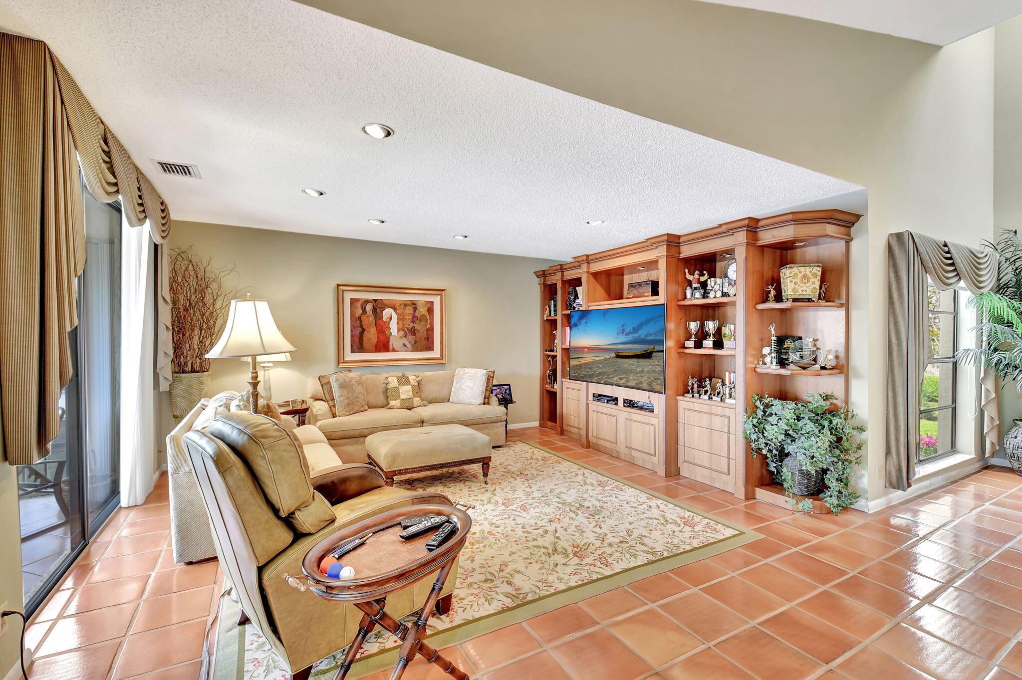 EASTGATE II AT HUNTERS RU - Residential