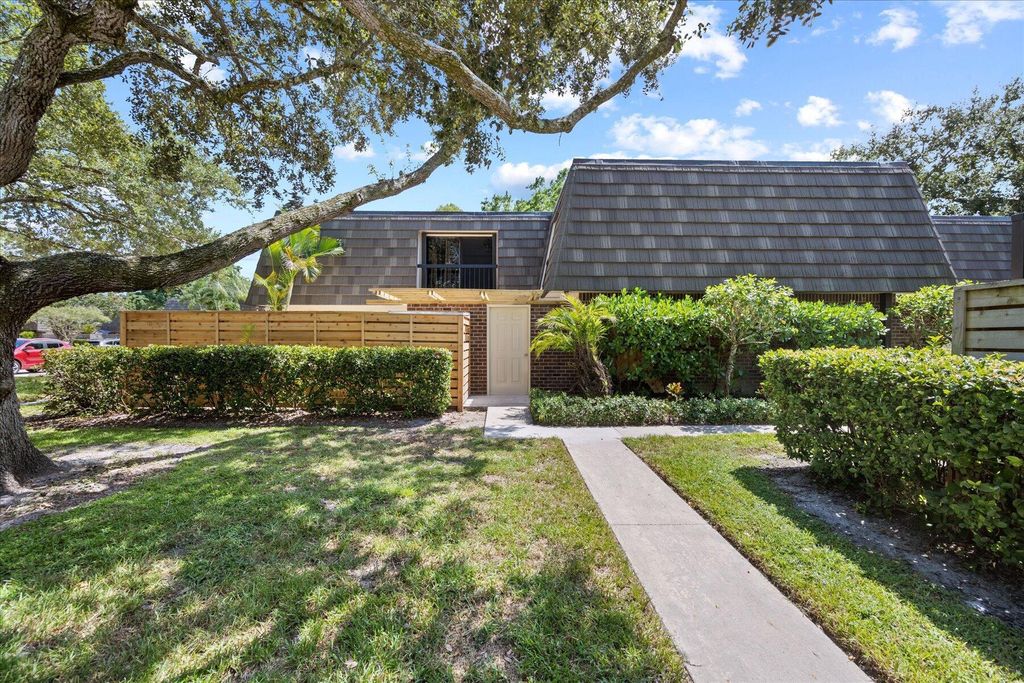 Photo of 1420 14th Terrace, Palm Beach Gardens, FL 33418 (MLS # R10918211)