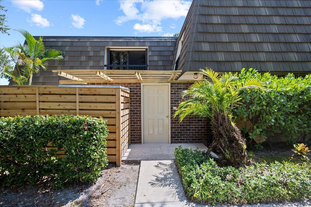 Photo of 1420 14th Terrace, Palm Beach Gardens, FL 33418 (MLS # R10918211)