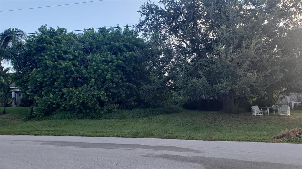 Photo of 2537 SW Chestnut Lane, Port Saint Lucie, FL 34953 (MLS # R10753888)