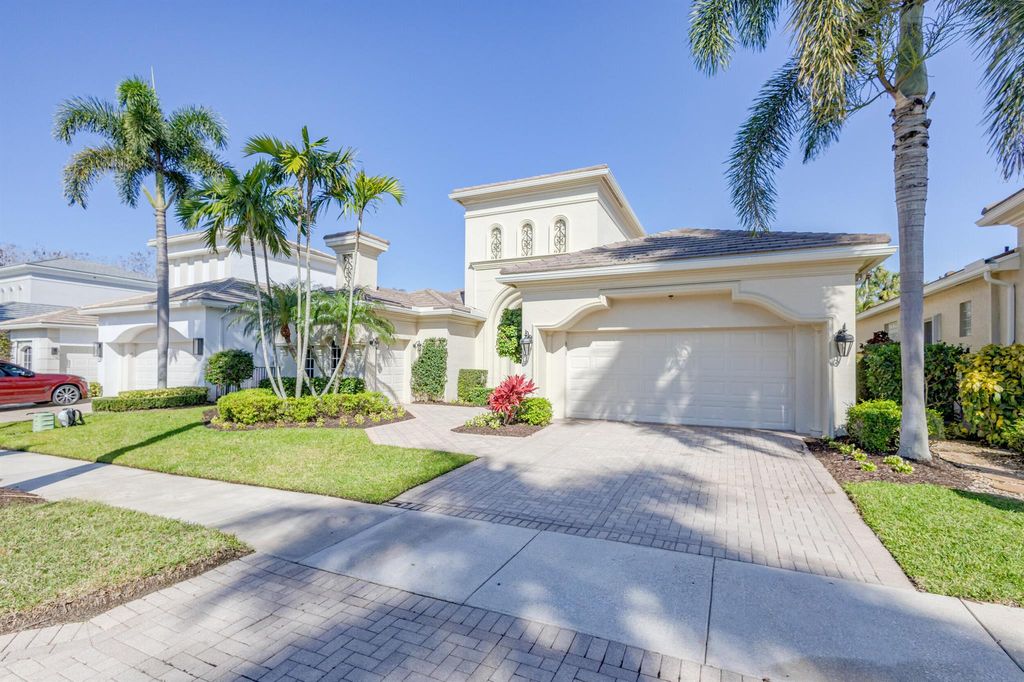 Photo of 141 Via Paradisio, Palm Beach Gardens, FL 33418 (MLS # R10970309)